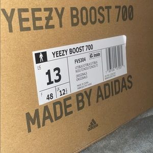 Yeezy 700 Utility Black size 13